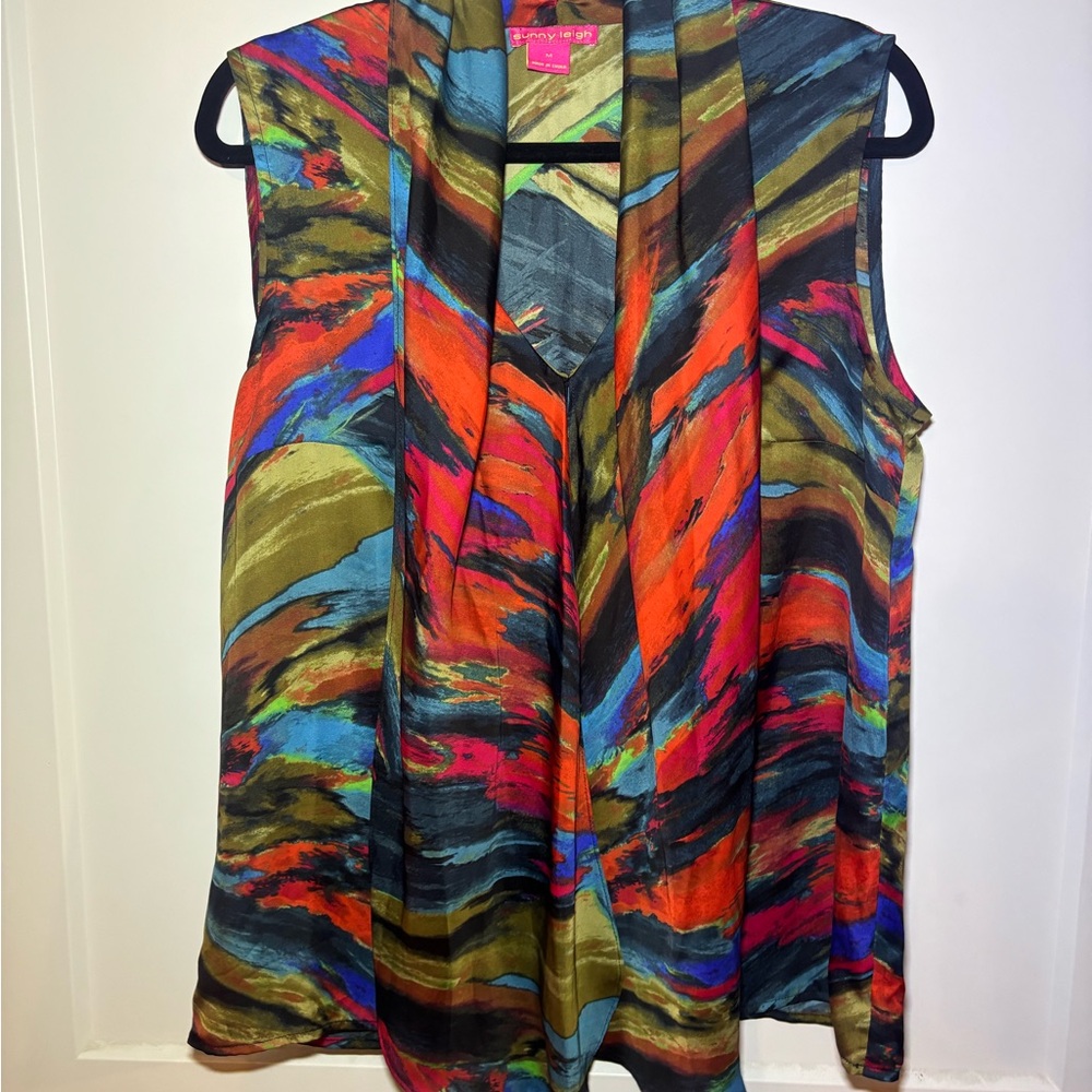 Sunny Leigh Blue and Red Sleeveless Graphic Blouse